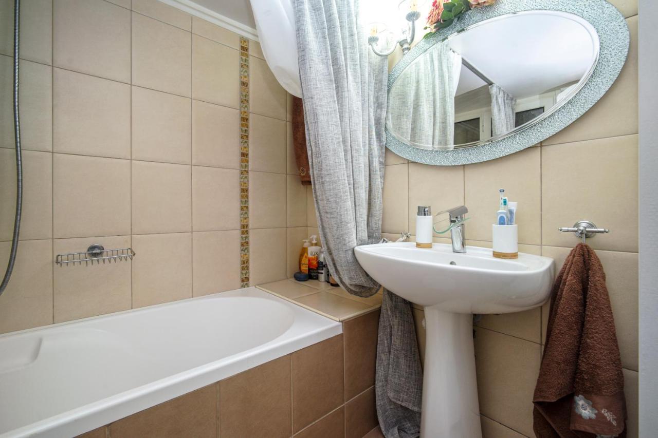 Luxury Apartments Zeas ピレウス エクステリア 写真