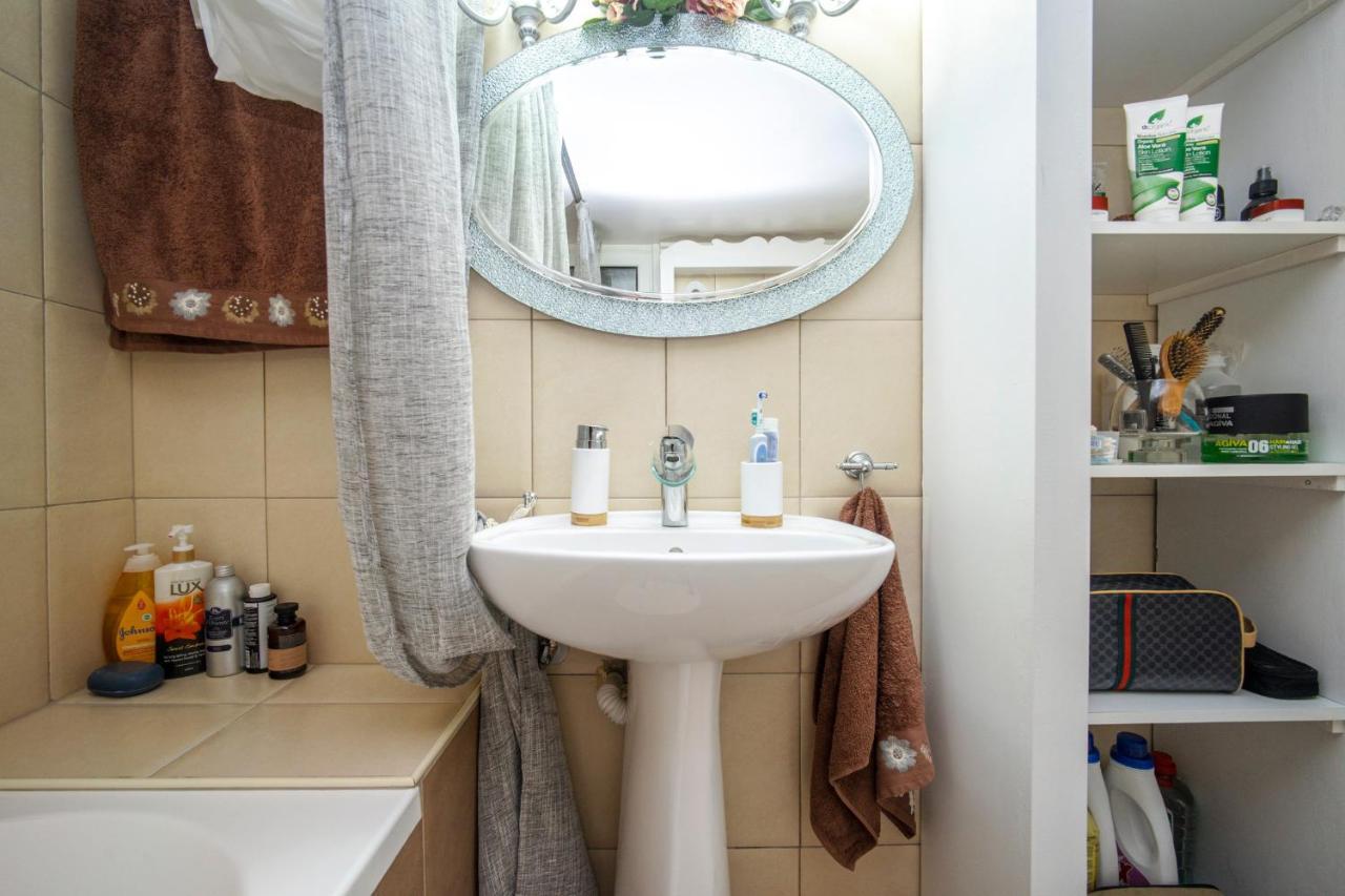 Luxury Apartments Zeas ピレウス エクステリア 写真