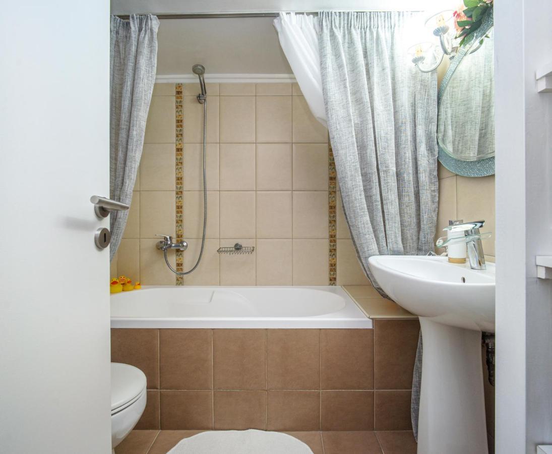 Luxury Apartments Zeas ピレウス エクステリア 写真