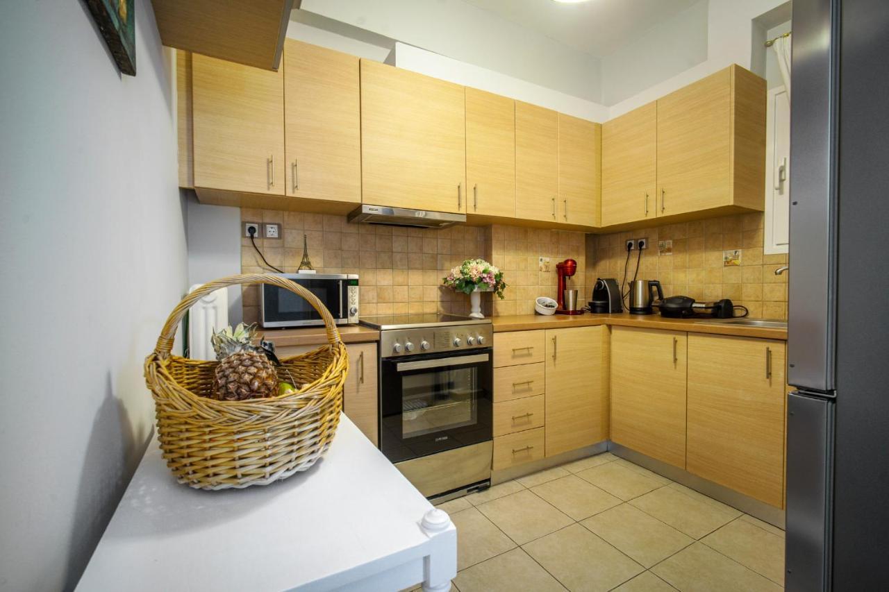 Luxury Apartments Zeas ピレウス エクステリア 写真